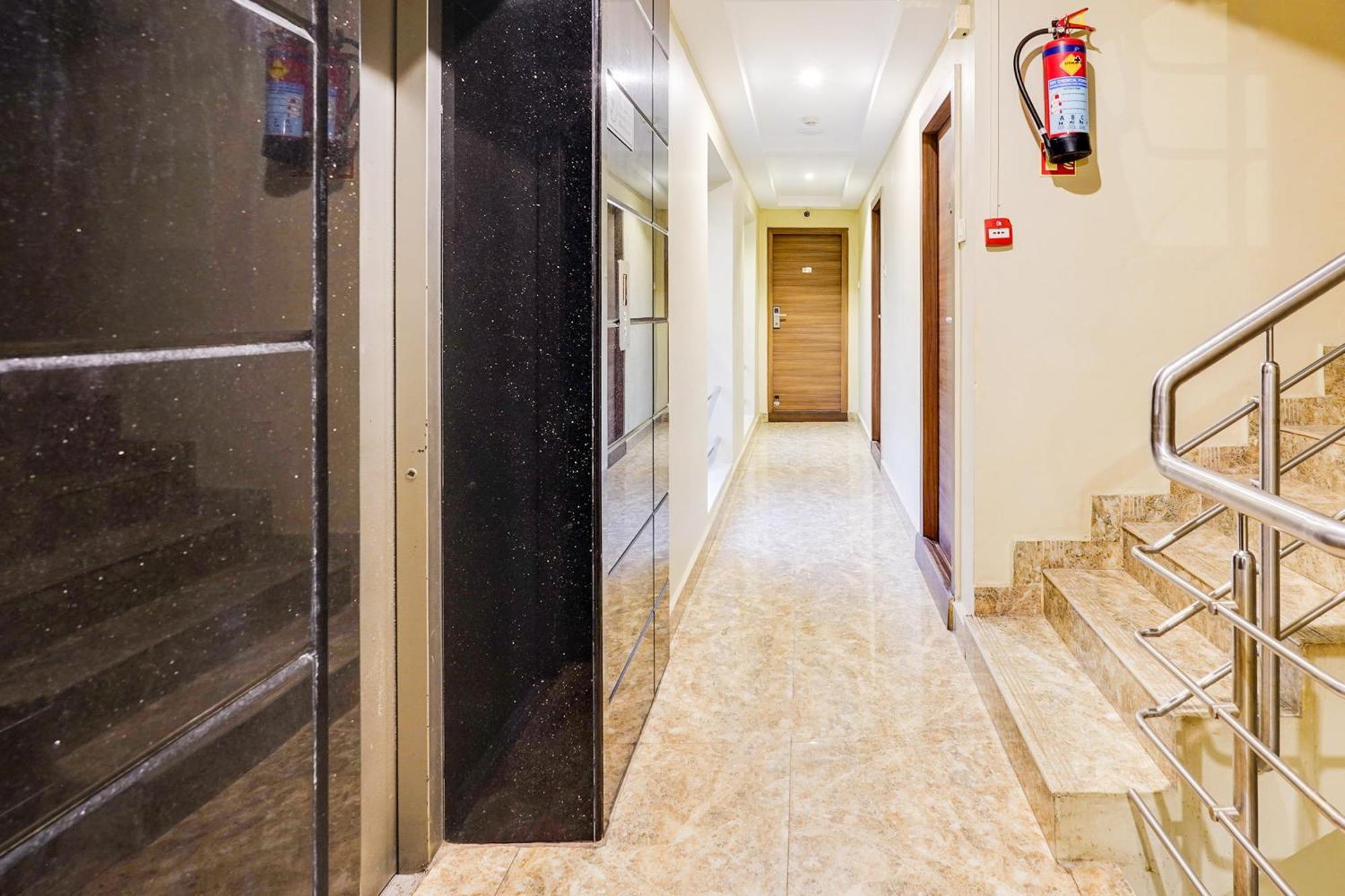 Super Townhouse Oak Kodambakkam Formerly Cine City Csennai Kültér fotó