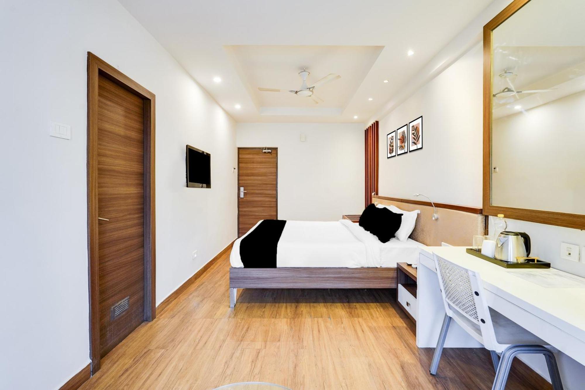 Super Townhouse Oak Kodambakkam Formerly Cine City Csennai Kültér fotó