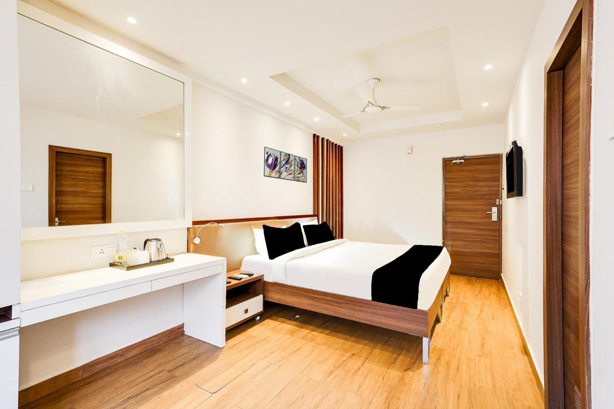 Super Townhouse Oak Kodambakkam Formerly Cine City Csennai Kültér fotó
