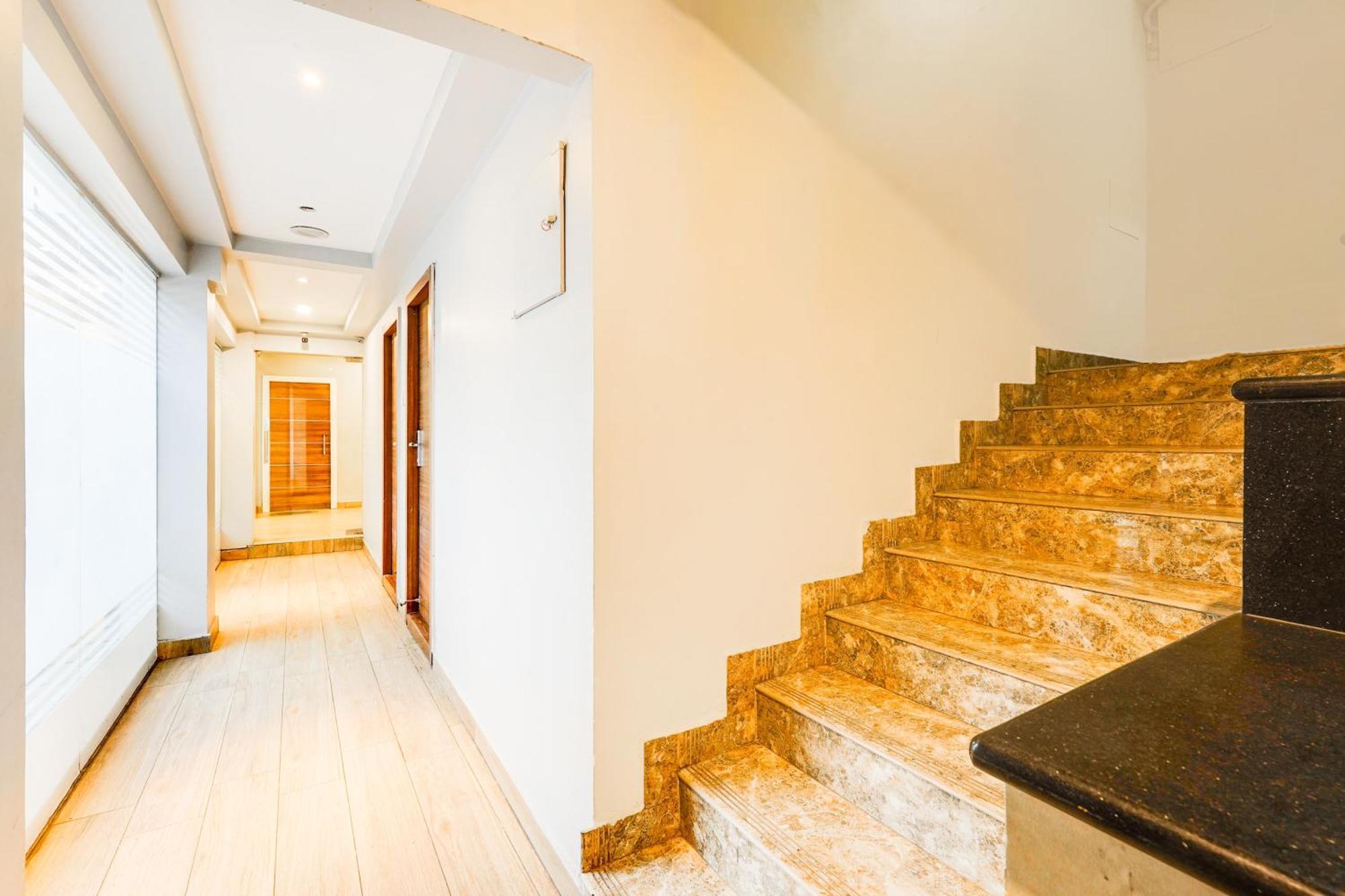 Super Townhouse Oak Kodambakkam Formerly Cine City Csennai Kültér fotó